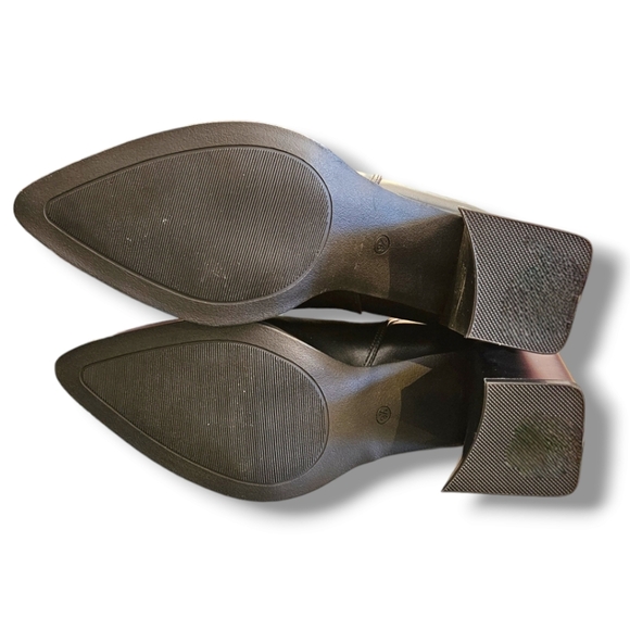 Black leather block heeled ankle boots - Picture 6 of 9